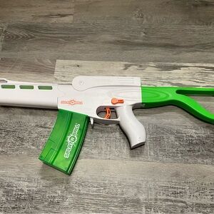 Splat-R-Ball Green and White Electric Orbeez blaster